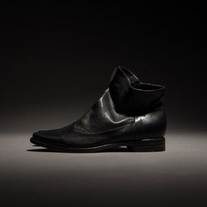 Elia Maurizi black booties 37.5